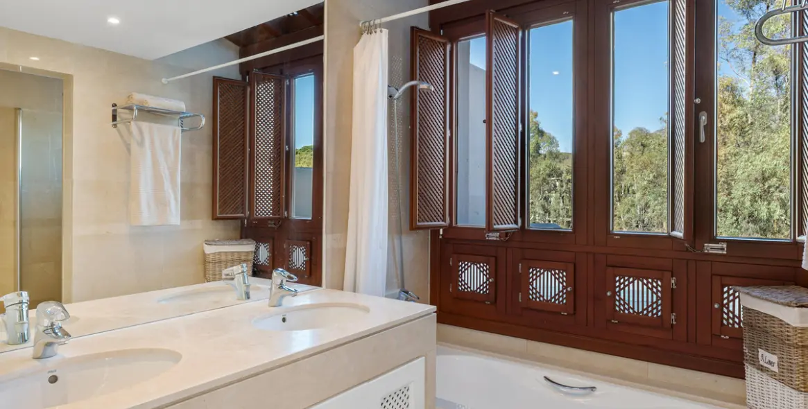 Продажа двухуровневого пентхауса в Nueva Andalucía 18