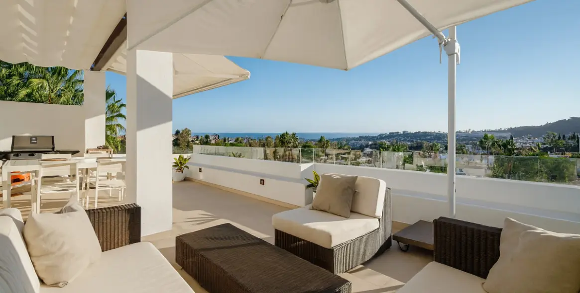 Venta de ático dúplex en Nueva Andalucía 1