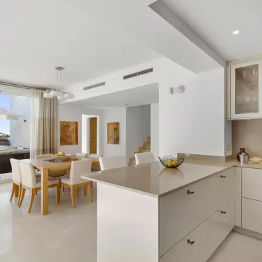 Venta de ático dúplex en Nueva Andalucía