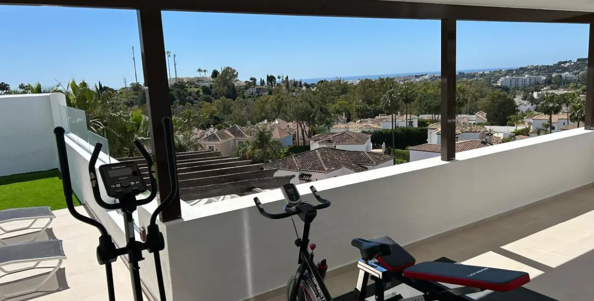 Venta de ático dúplex en Nueva Andalucía 26