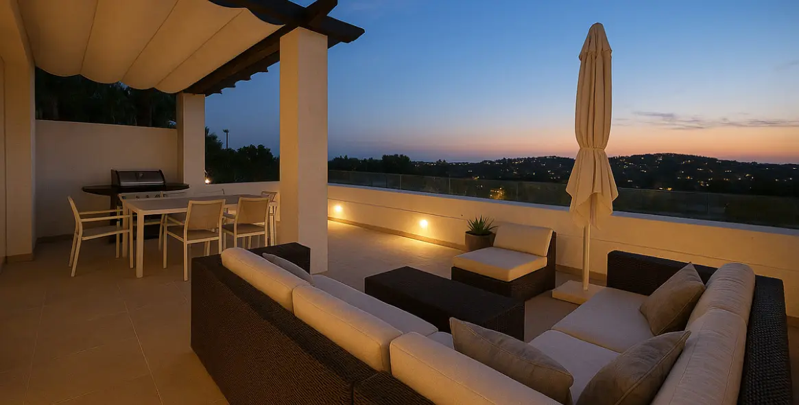 Venta de ático dúplex en Nueva Andalucía 33