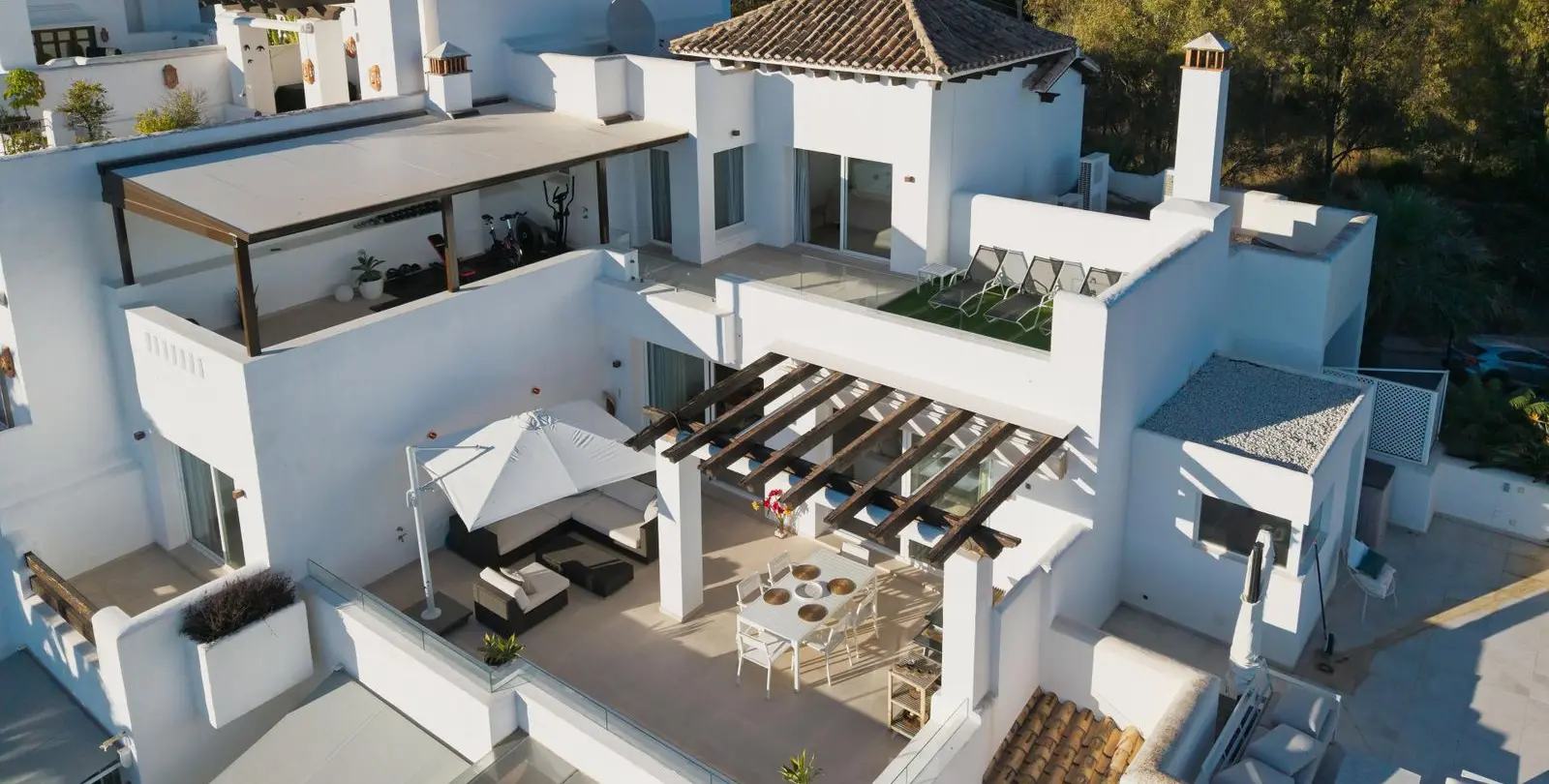 Продажа двухуровневого пентхауса в Nueva Andalucía 2