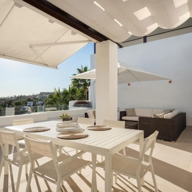 Sale of penthouse duplex in Nueva Andalucía