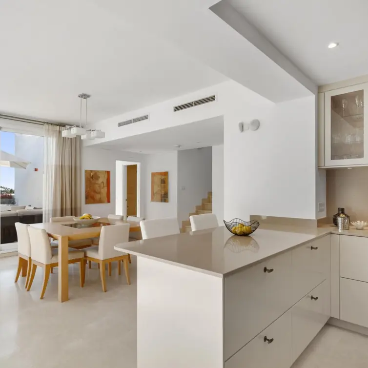 Sale of penthouse duplex in Nueva Andalucía