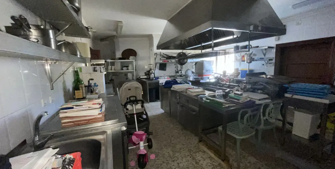 Продажа бара в El Paraiso 8