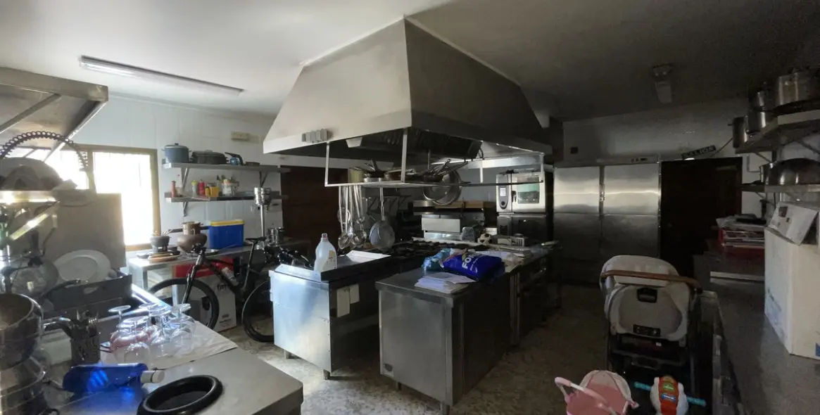 Sale of bar in El Paraiso 4