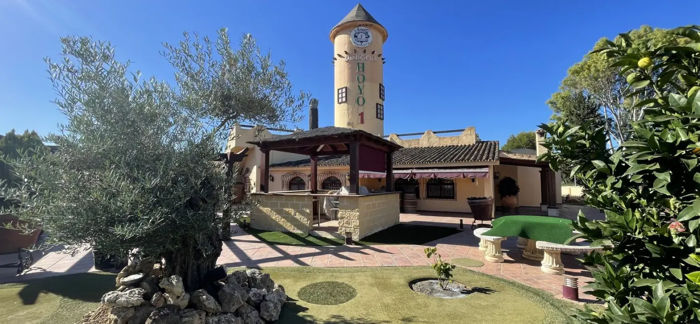 Sale of bar in El Paraiso 1