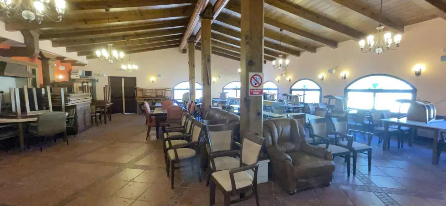 Sale of bar in El Paraiso 4