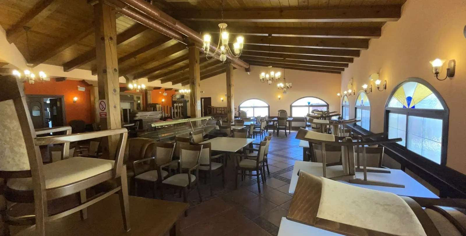 Sale of bar in El Paraiso 6