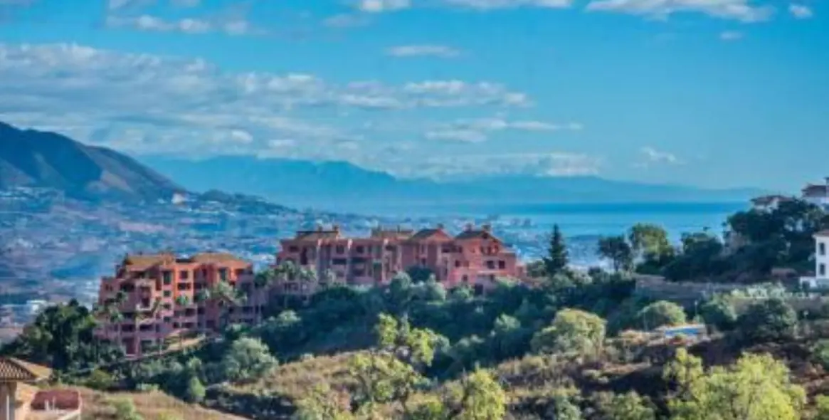 Продажа  отдельно стоящей виллы в Marbella East (район La Mairena) 7