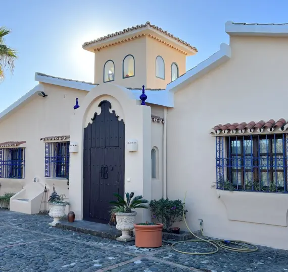 Venta de villa independiente en Estepona