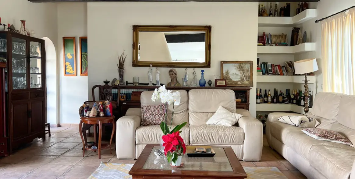 Продажа  отдельно стоящей виллы в Estepona 12