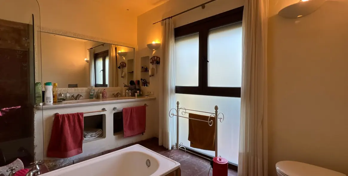 Продажа  отдельно стоящей виллы в Estepona 23