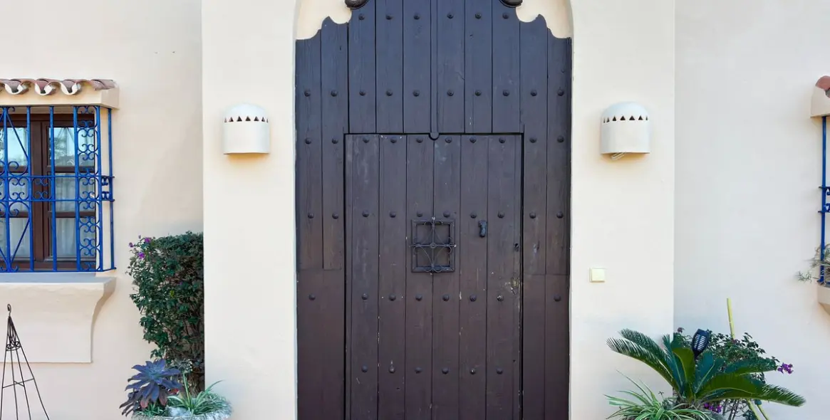 Продажа  отдельно стоящей виллы в Estepona 24