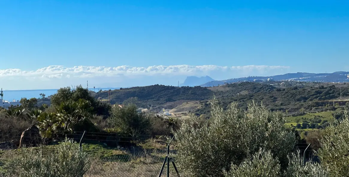 Продажа  отдельно стоящей виллы в Estepona 28