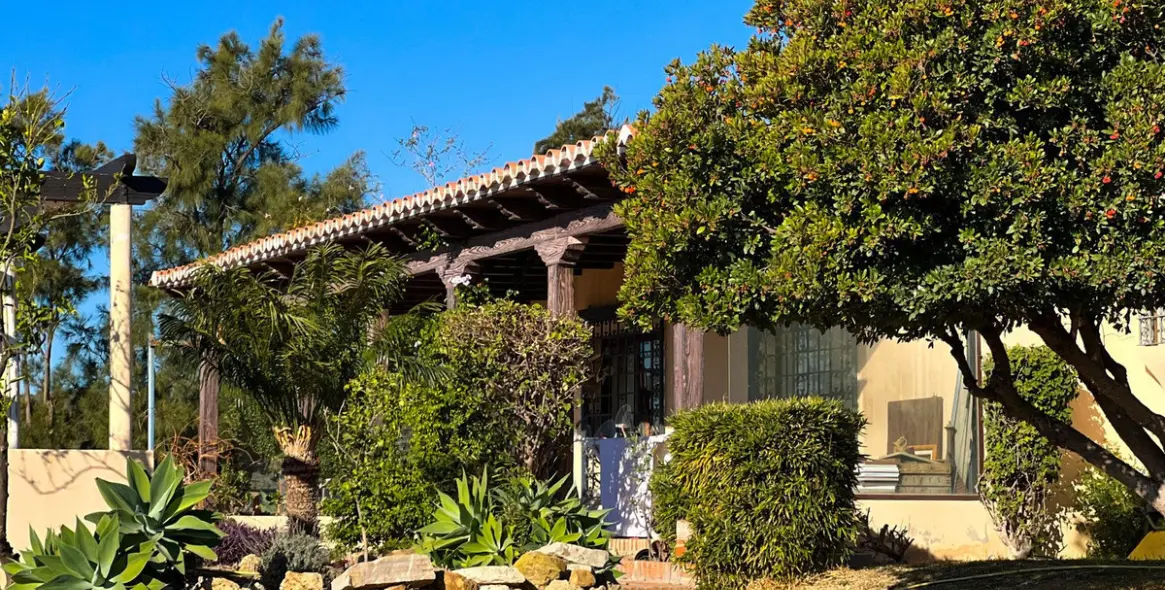 Продажа  отдельно стоящей виллы в Estepona 30