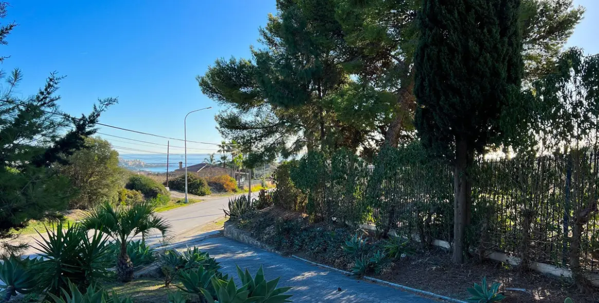 Продажа  отдельно стоящей виллы в Estepona 31