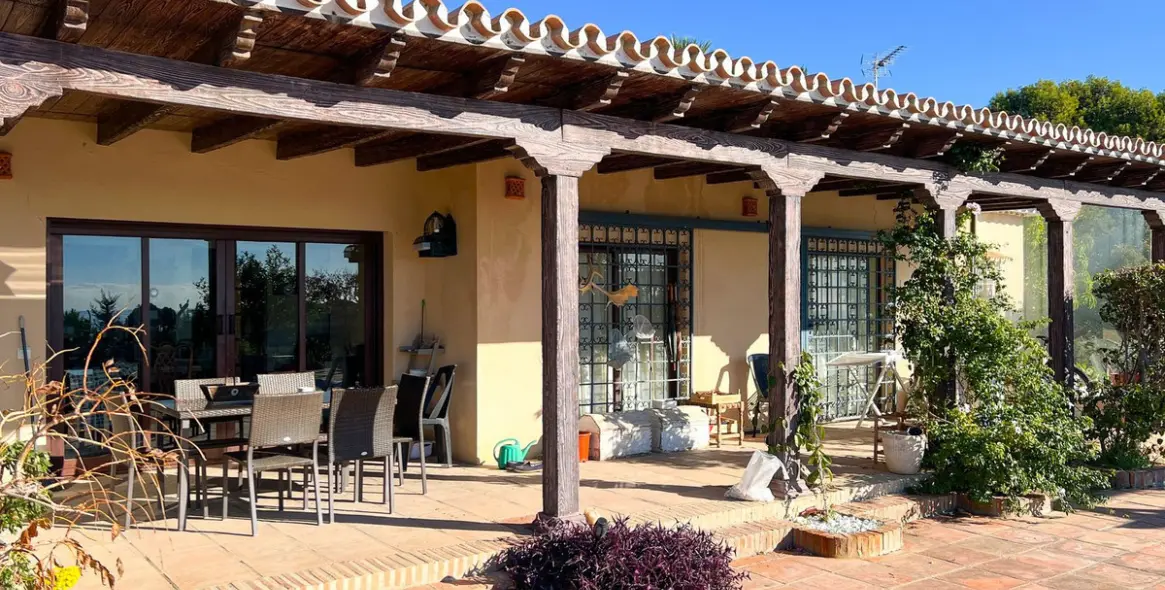 Продажа  отдельно стоящей виллы в Estepona 39