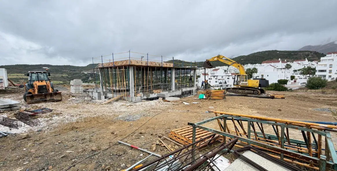 Продажа  отдельно стоящей виллы в Estepona 2