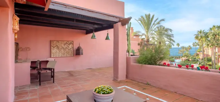 Продажа двухуровневого пентхауса в Estepona 0