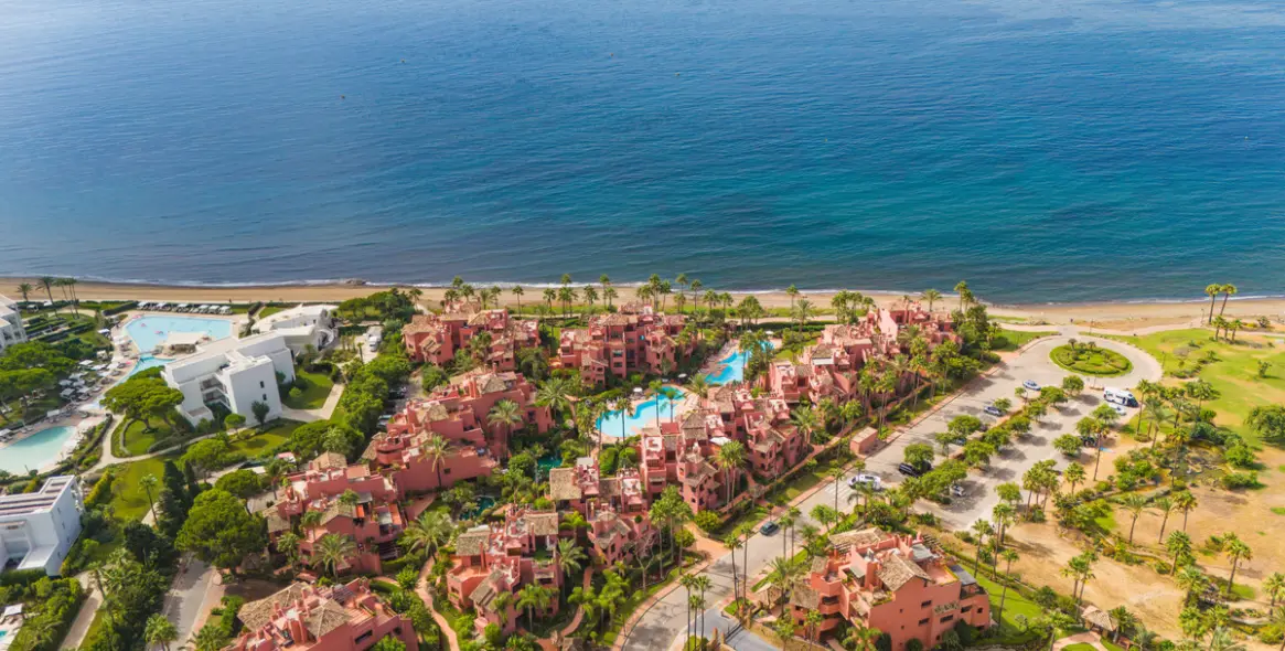 Продажа двухуровневого пентхауса в Estepona 2