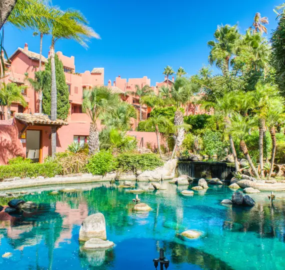 Продажа двухуровневого пентхауса в Estepona