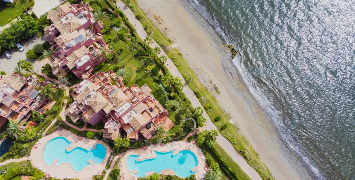 Продажа двухуровневого пентхауса в Estepona 15