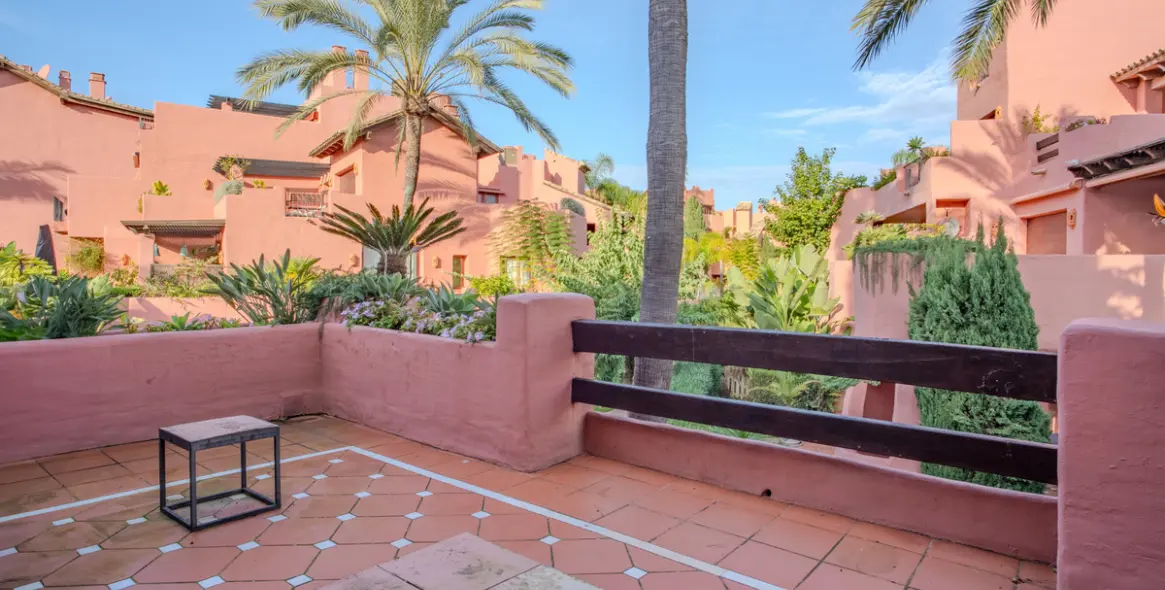 Продажа двухуровневого пентхауса в Estepona 20