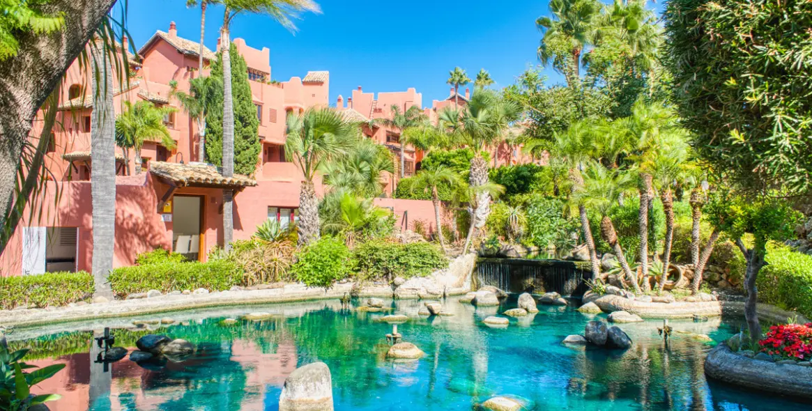 Sale of penthouse duplex in Estepona 4