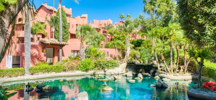 Venta de ático dúplex en Estepona 3