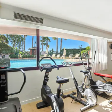 Venta de ático dúplex en Estepona