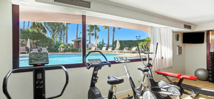 Venta de ático dúplex en Estepona 4