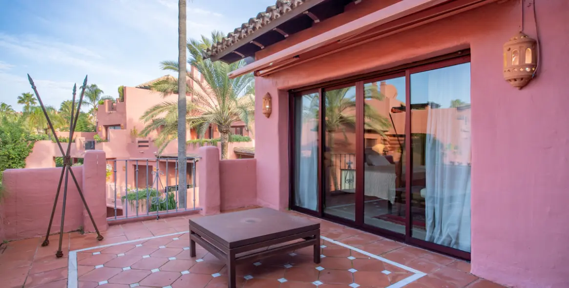 Sale of penthouse duplex in Estepona 8