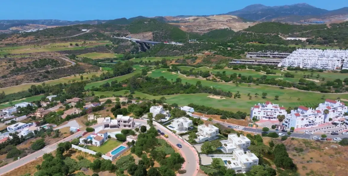 Продажа  отдельно стоящей виллы в Estepona 17