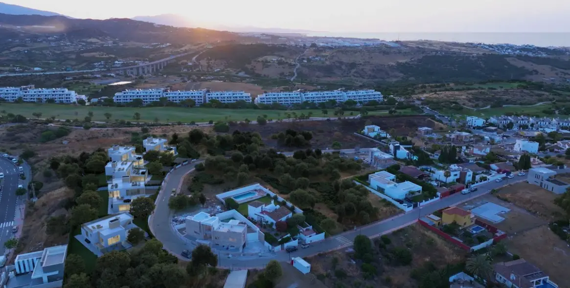 Продажа  отдельно стоящей виллы в Estepona 19