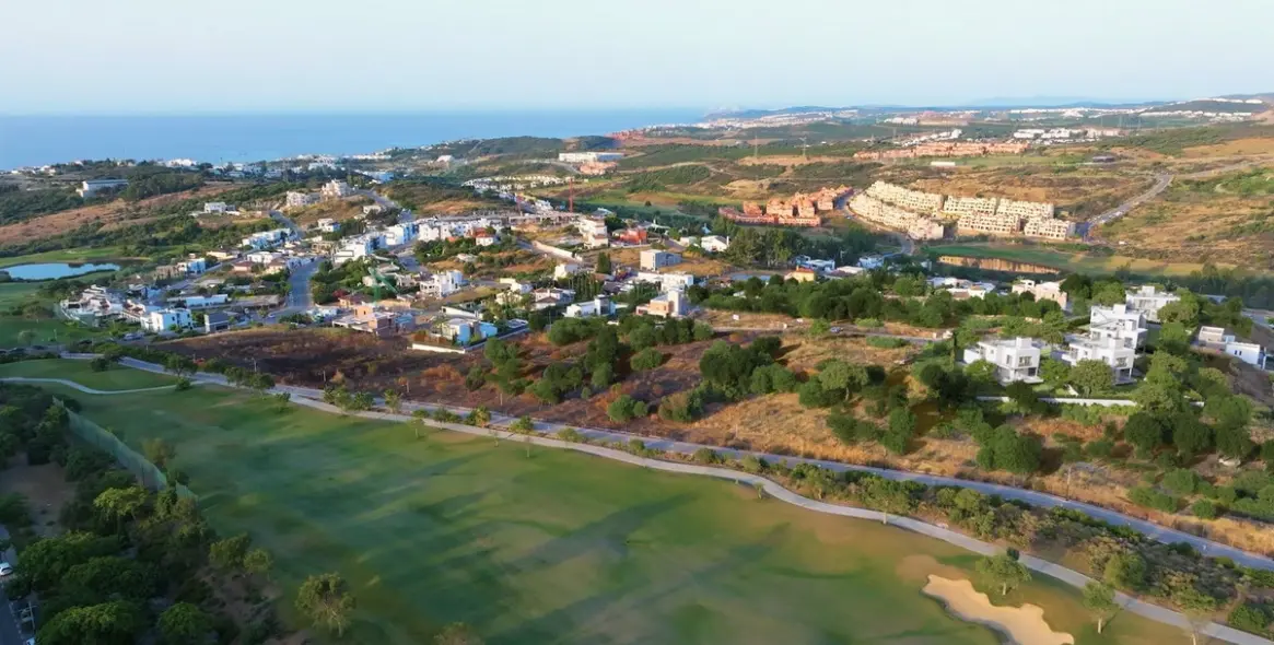 Sale of detached villa in Estepona 18