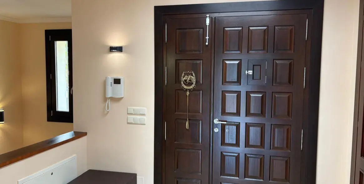 Продажа  отдельно стоящей виллы в Estepona (район El Paraiso) 3