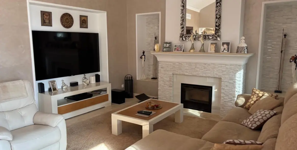 Продажа  отдельно стоящей виллы в Estepona (район El Paraiso) 4