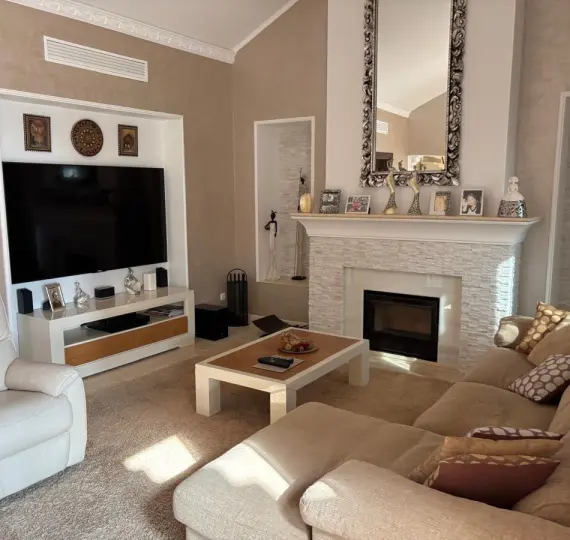 Oтдельно стоящая вилла R4880032