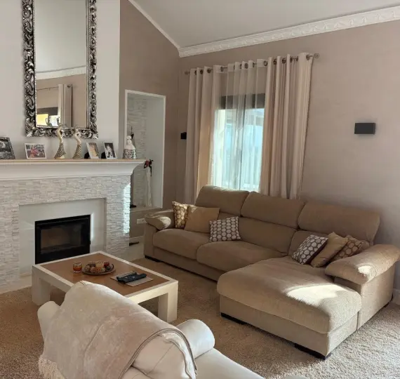 Oтдельно стоящая вилла R4880032