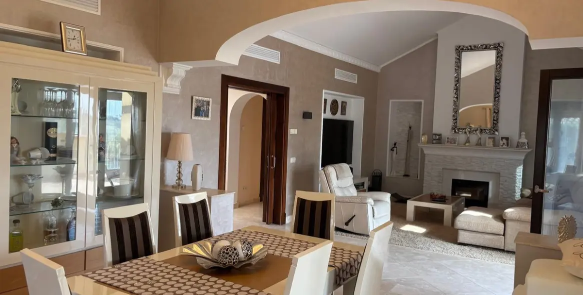 Продажа  отдельно стоящей виллы в Estepona (район El Paraiso) 7