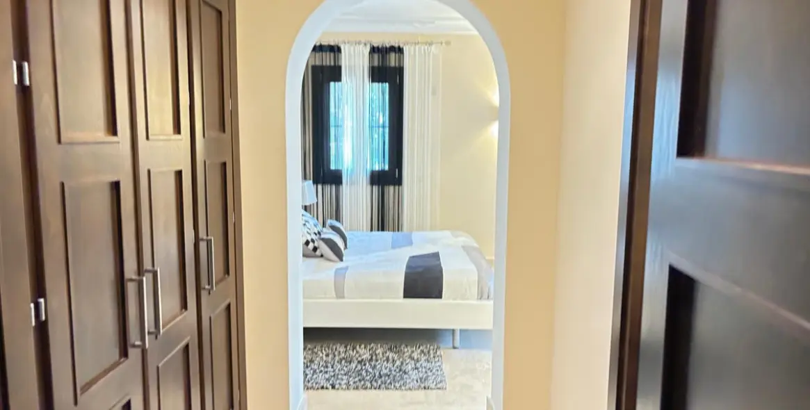 Продажа  отдельно стоящей виллы в Estepona (район El Paraiso) 19