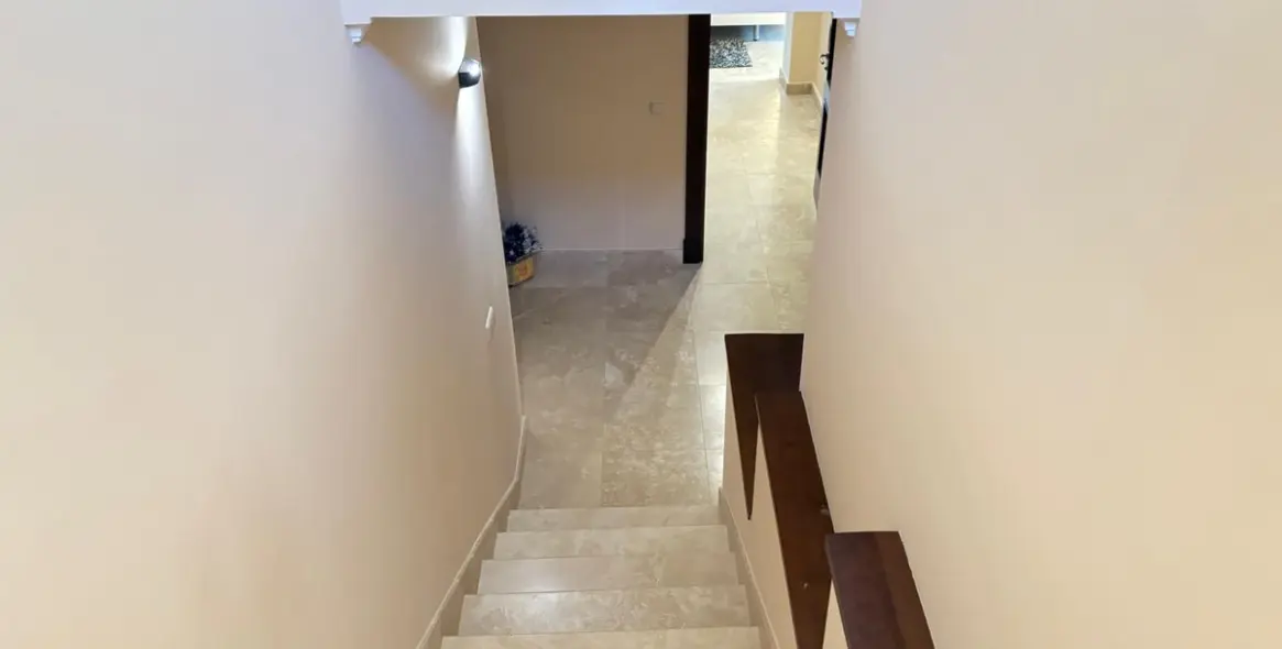 Продажа  отдельно стоящей виллы в Estepona (район El Paraiso) 20