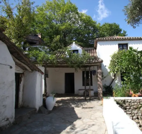 Long-term rent of finca - cortijo in Casares