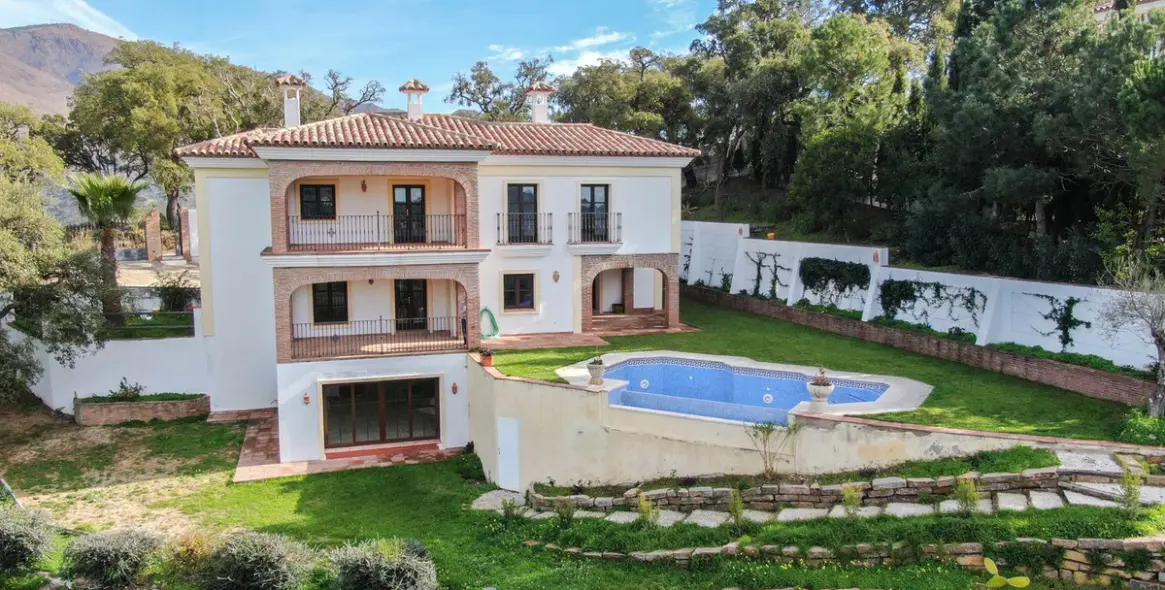 Venta de finca - cortijo en Casares 2