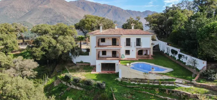 Venta de finca - cortijo en Casares 3