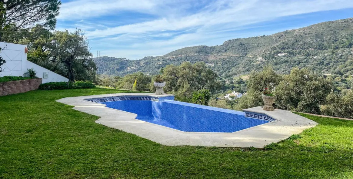 Venta de finca - cortijo en Casares 5