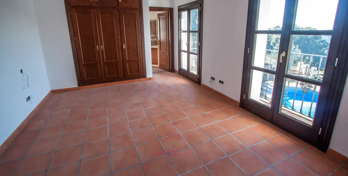 Venta de finca - cortijo en Casares 11