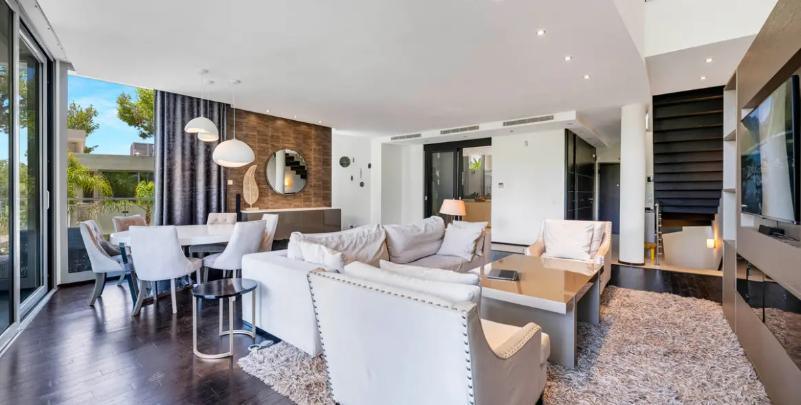 Sale of townhouse in Marbella (district The Golden Mile) 2