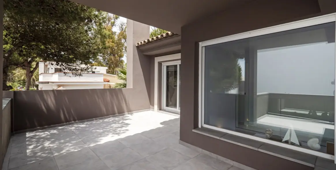 Продажа  отдельно стоящей виллы в Marbella East (район Elviria) 4